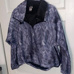 Light half zip wind breaker